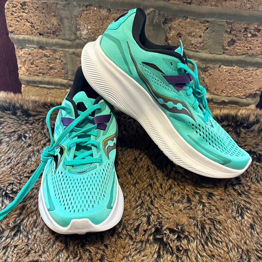 Saucony Women’s Running Shoes. Size 8.5.